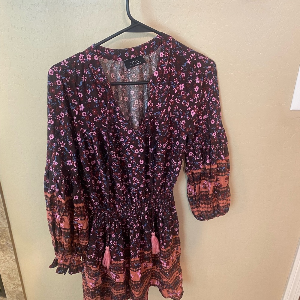 NWOT, super cute Vici bohemian floral dress, size XS.